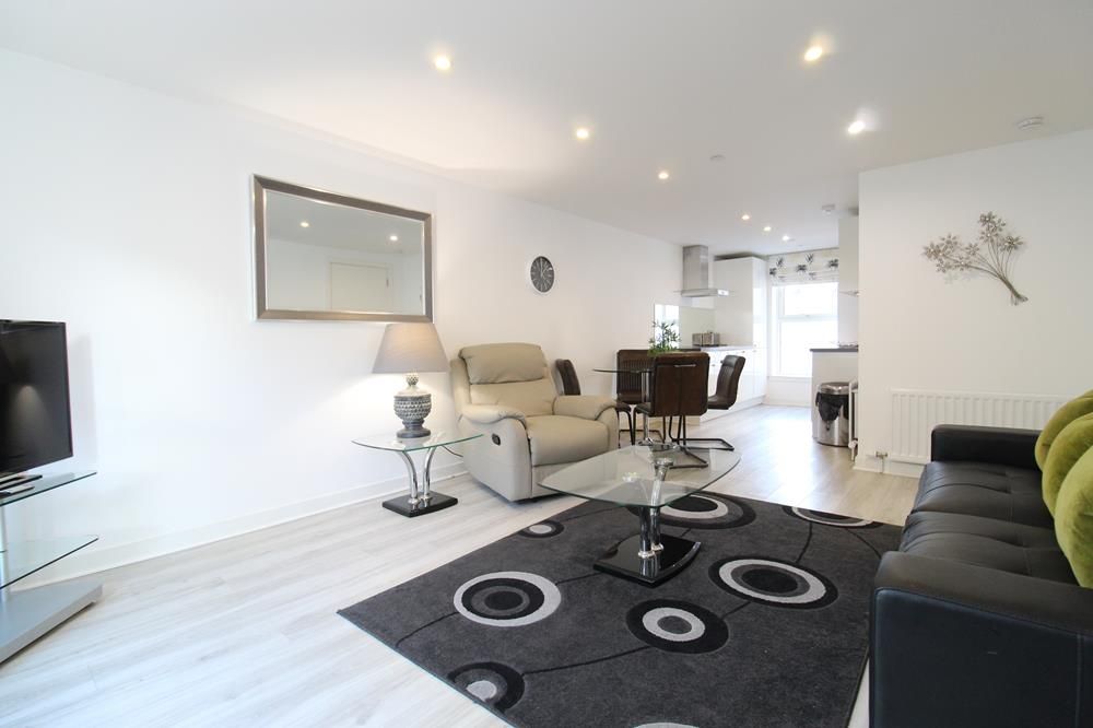 Property photo 2 of 10 Lounge Alt