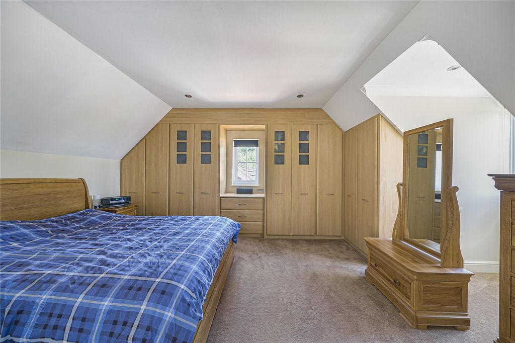 Additional image 8 of 5 bed detached house for saleCortland Close, Crayford, Kent DA1