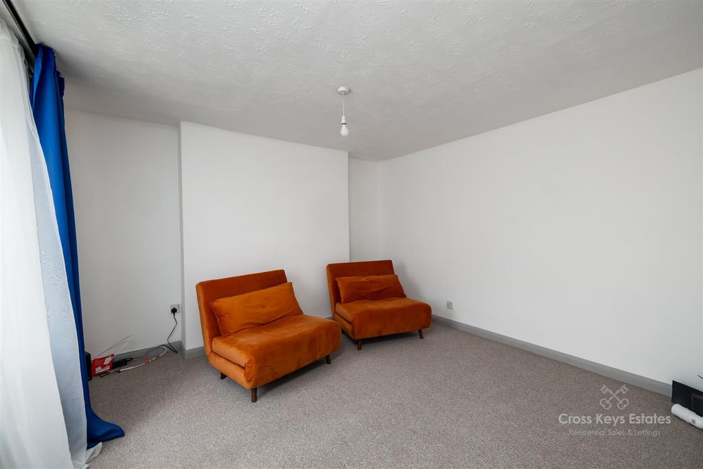 Property photo 3 of 20 Sitting Room