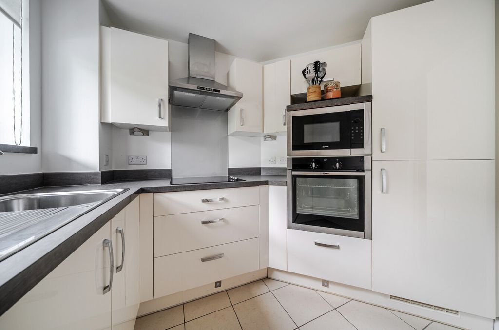 Property photo 2 of 18 Kitchen