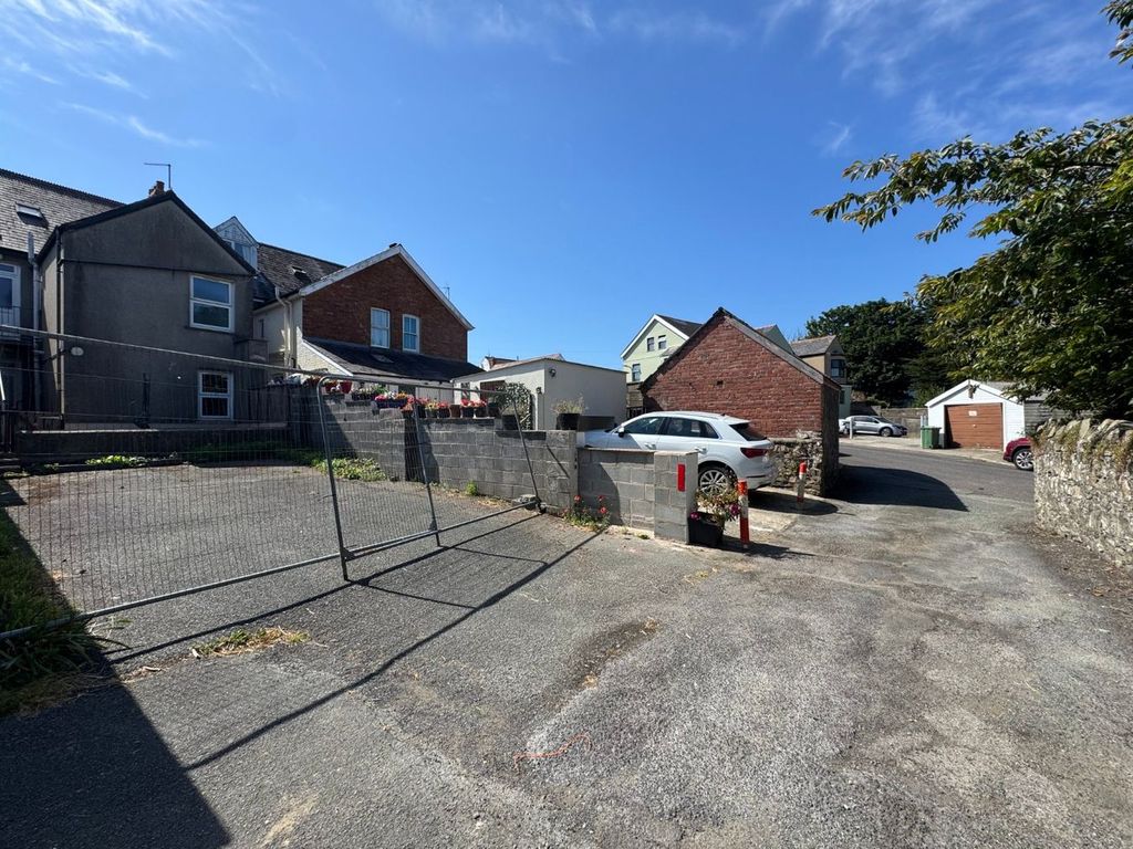 Property photo 3 of 31