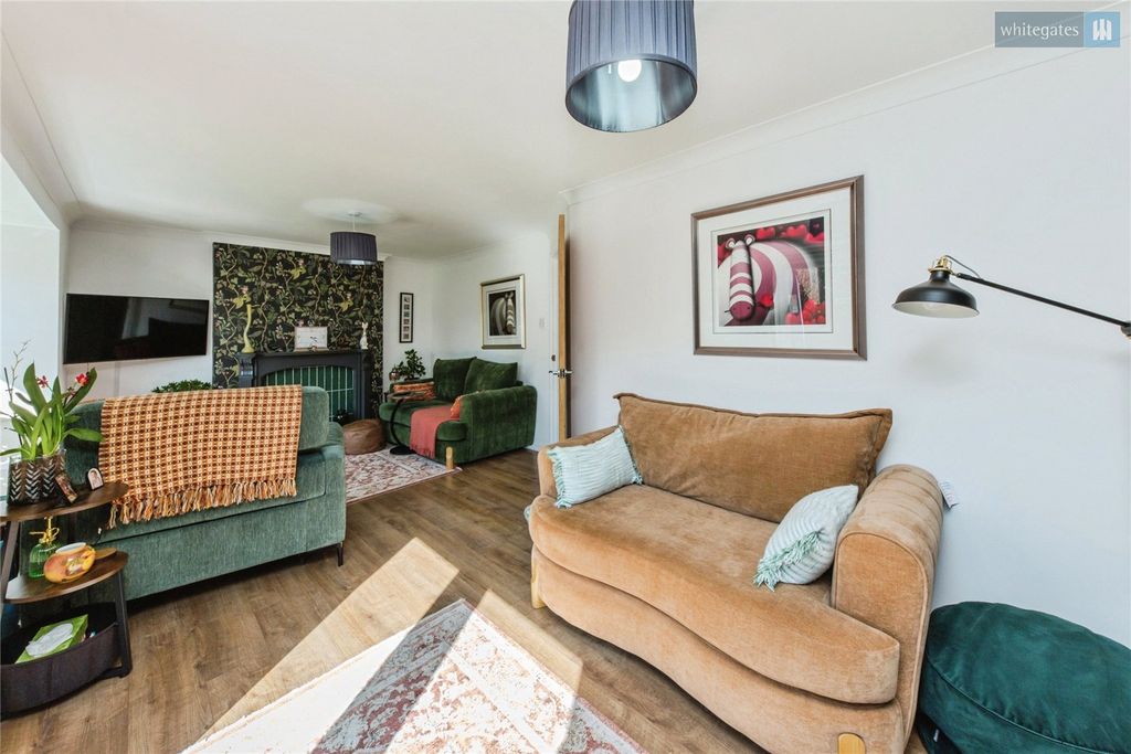 Property photo 3 of 16 Picture No. 15