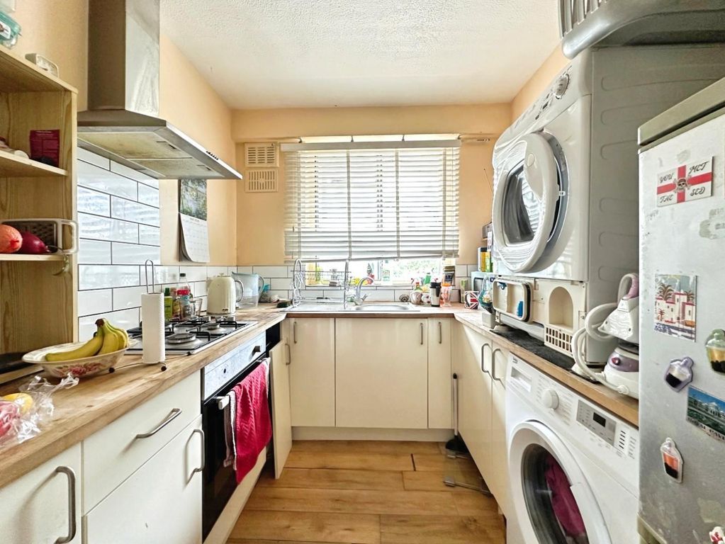 Property photo 2 of 9 Kitchen.Jpg
