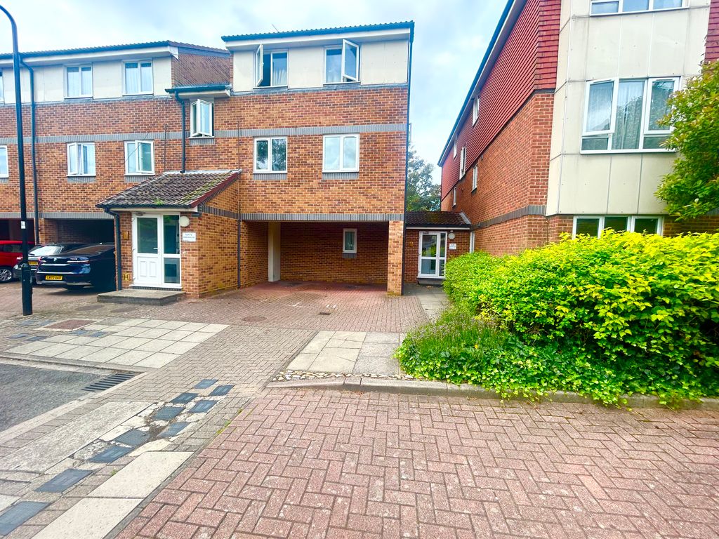 Property photo 1 of 8