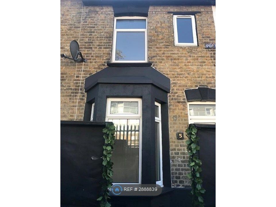 Property photo 2 of 34