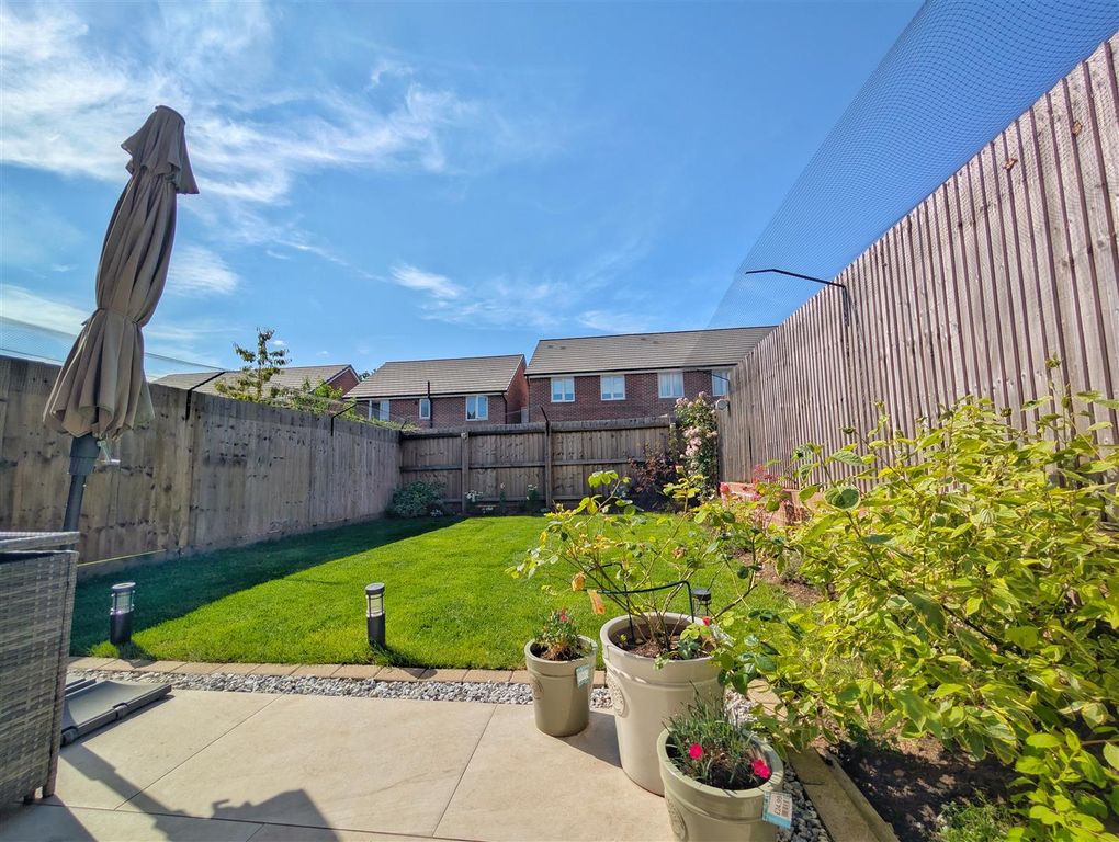 Property photo 2 of 16