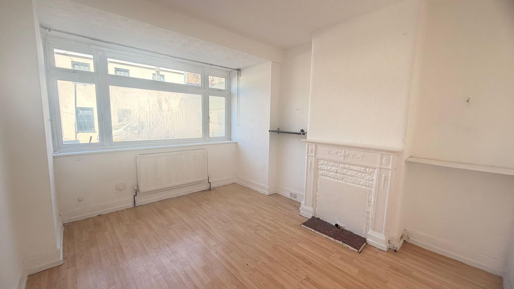 Property photo 2 of 10 Gallery