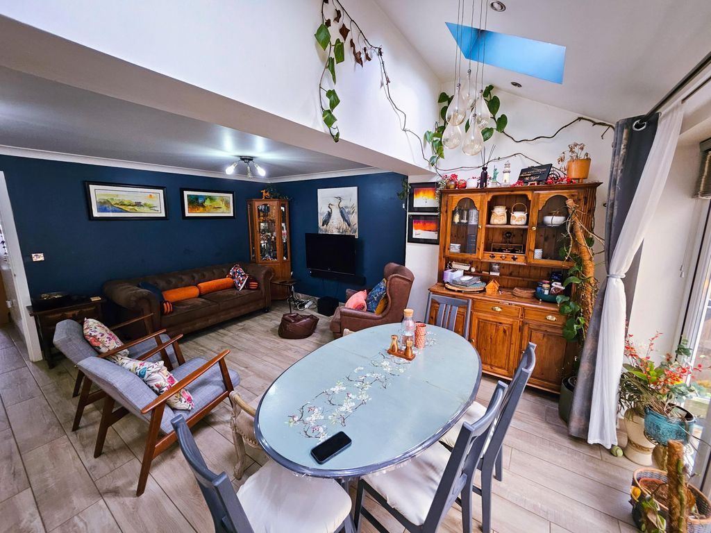 Property photo 2 of 40 Balcony