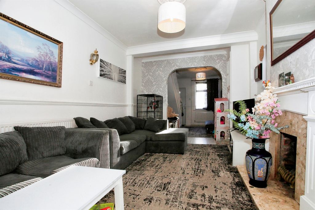 Property photo 1 of 12