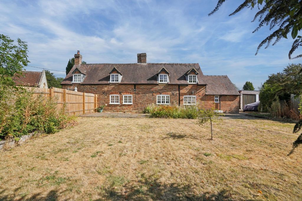 Property photo 2 of 32