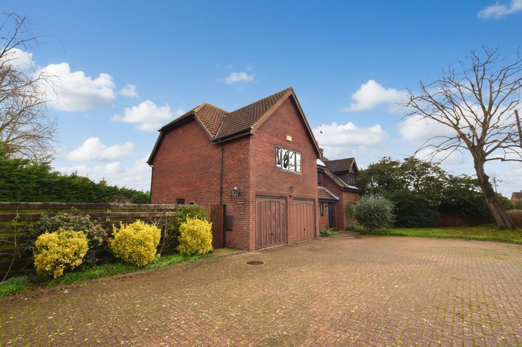 Property photo 1 of 21