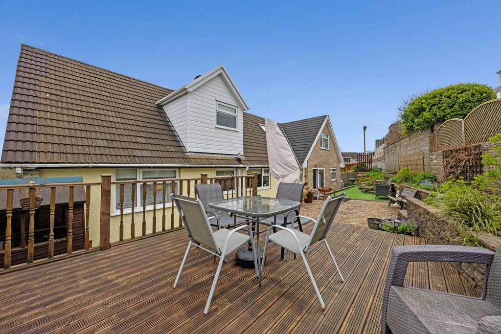 Property photo 2 of 42 Rear Garden &amp; Sun Deck