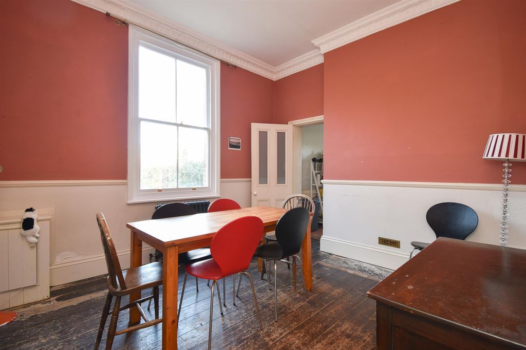 Property photo 3 of 20 Dining Room