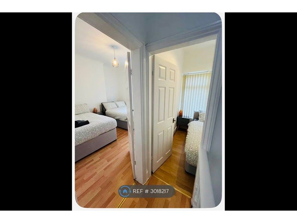 Property photo 3 of 15 Upstairs Bedroom 1+2