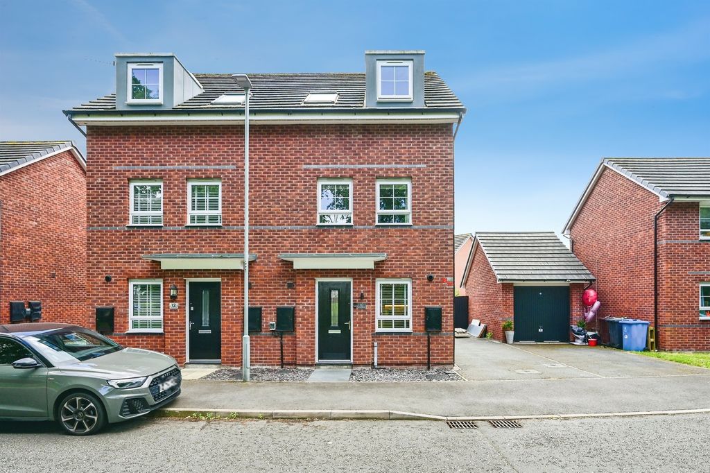 Property photo 1 of 17
