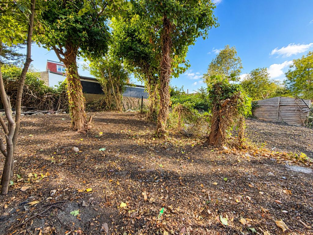 Property photo 3 of 12