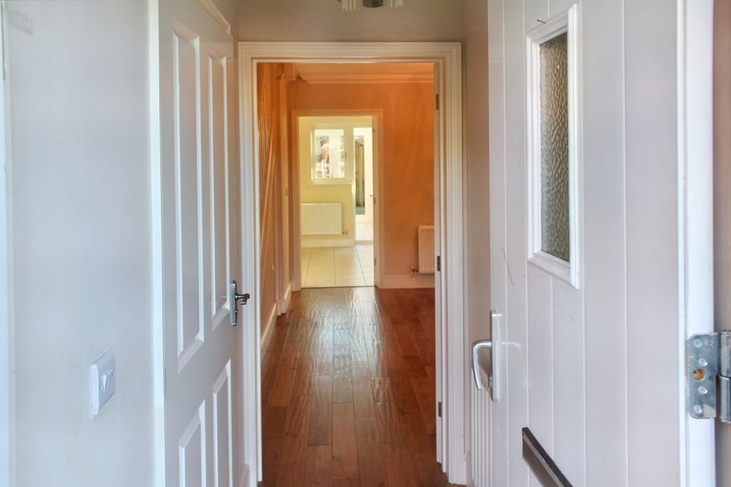 Property photo 3 of 19 Hallway