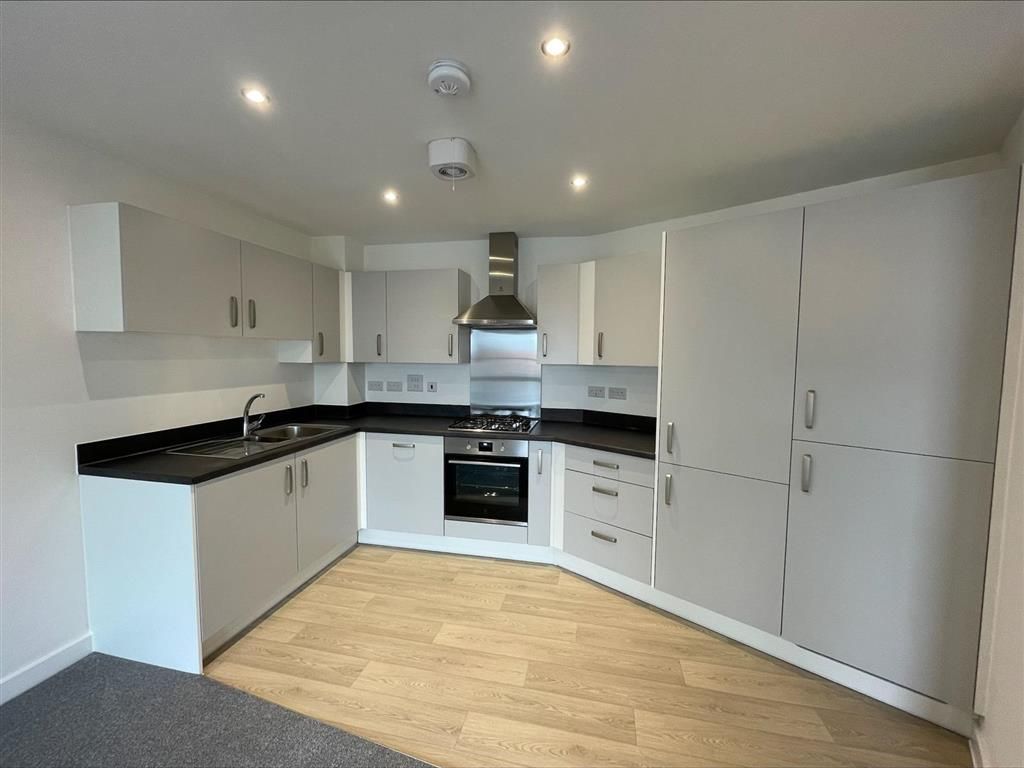 Property photo 1 of 11 Kitchen