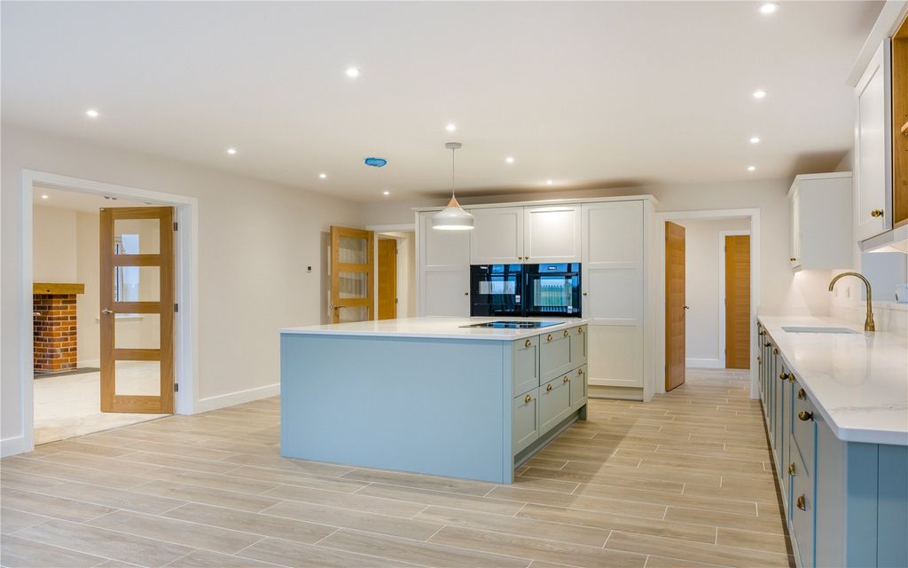 Property photo 2 of 22 Picture No. 05