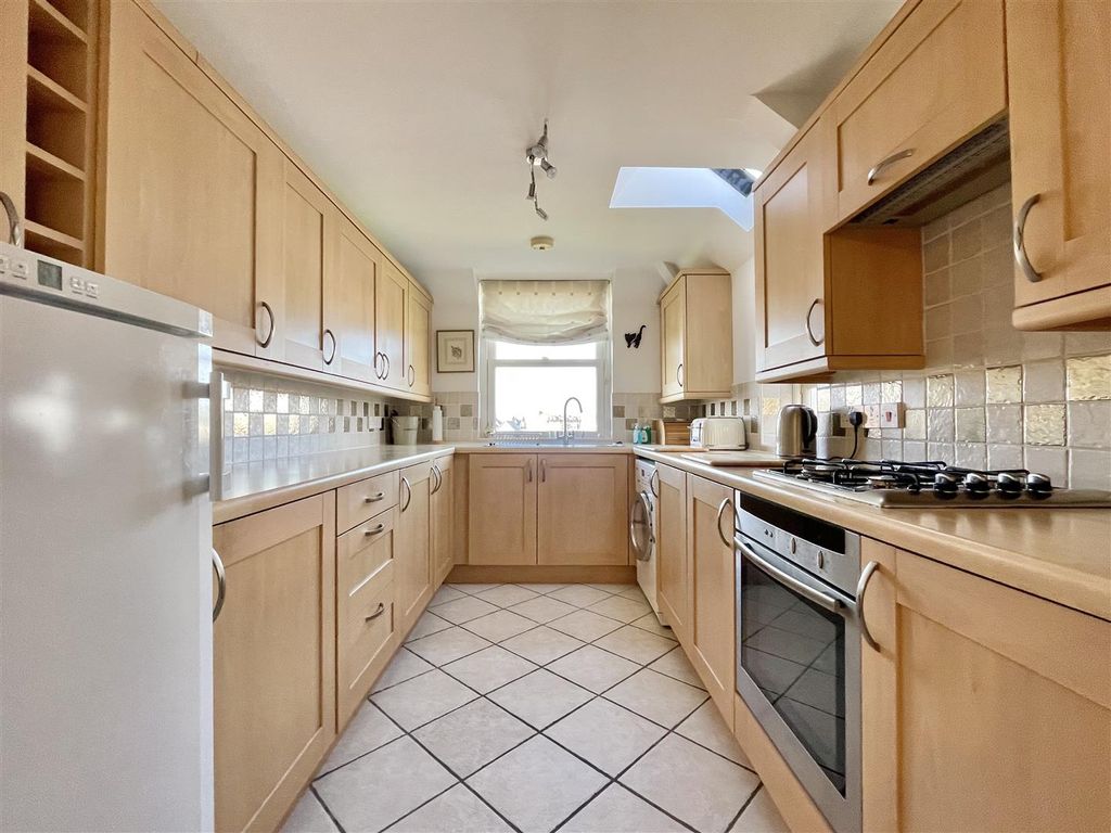 Property photo 2 of 24 Kitchen