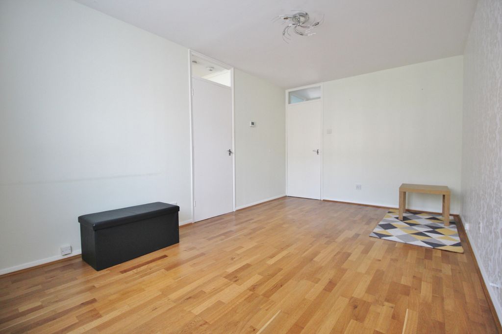 Property photo 2 of 7 Living Room