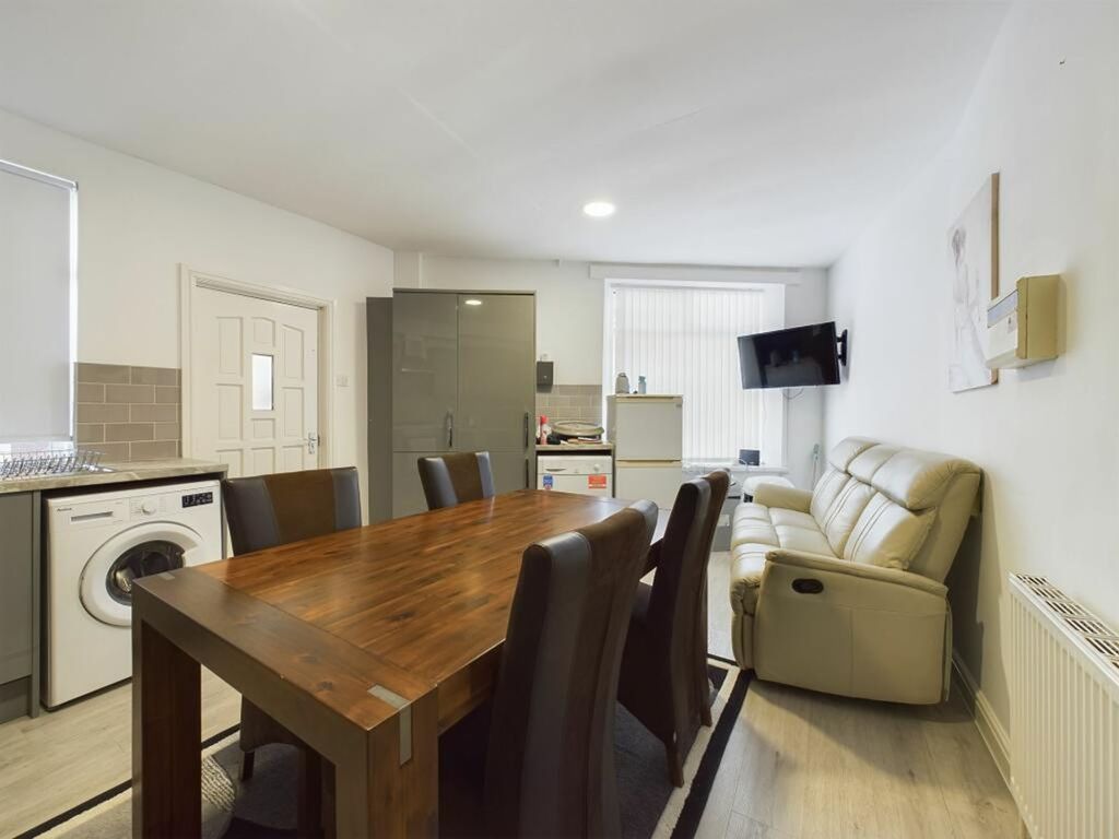 Property photo 2 of 4