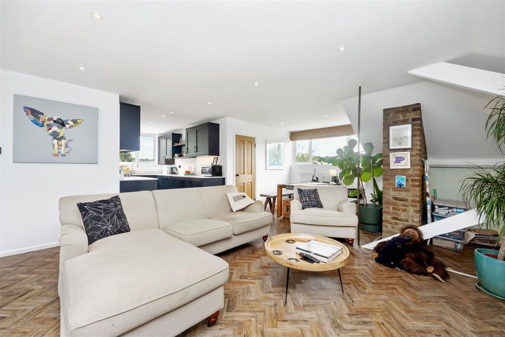 Property photo 1 of 22 Open Plan Living Room