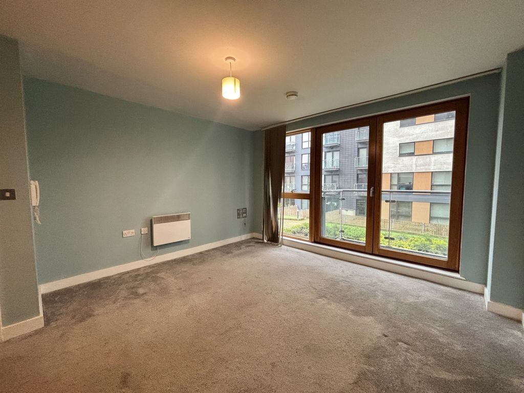 Property photo 1 of 11 Image00006