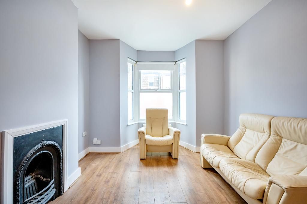 Property photo 2 of 21 Living Room