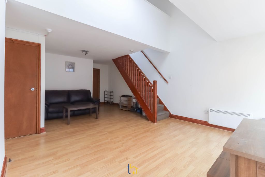 Property photo 2 of 5