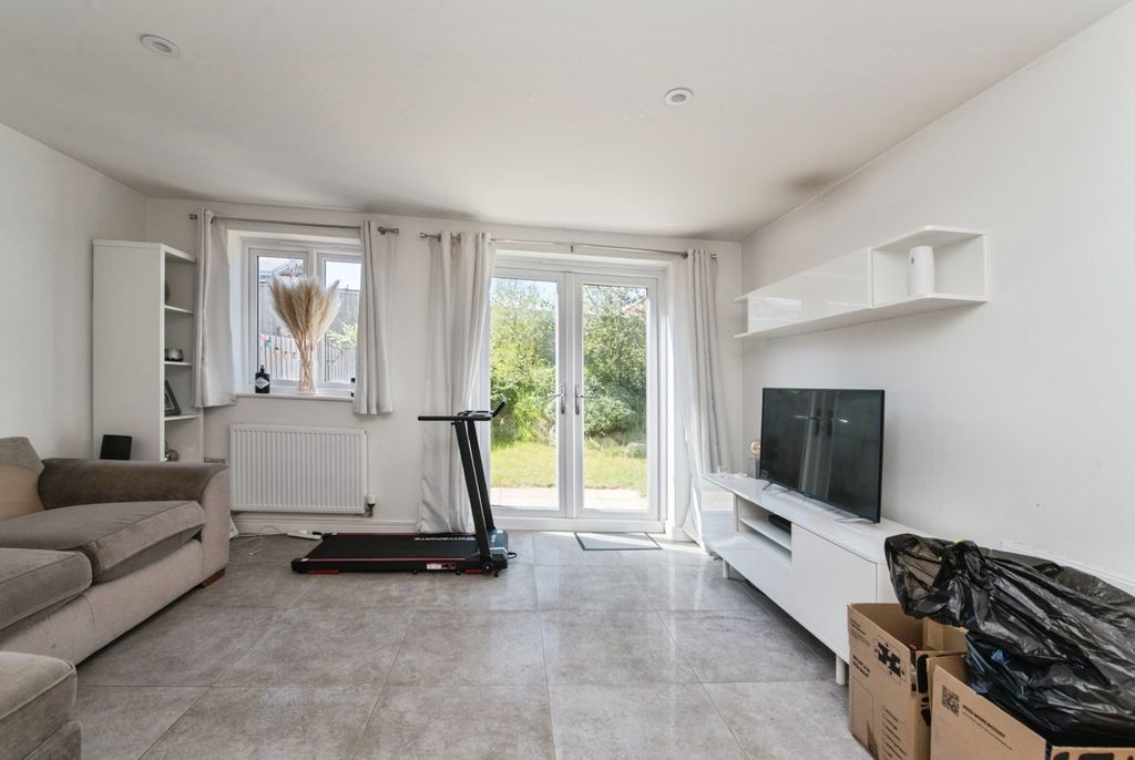 Property photo 3 of 13 Pbox-Img.Jpg