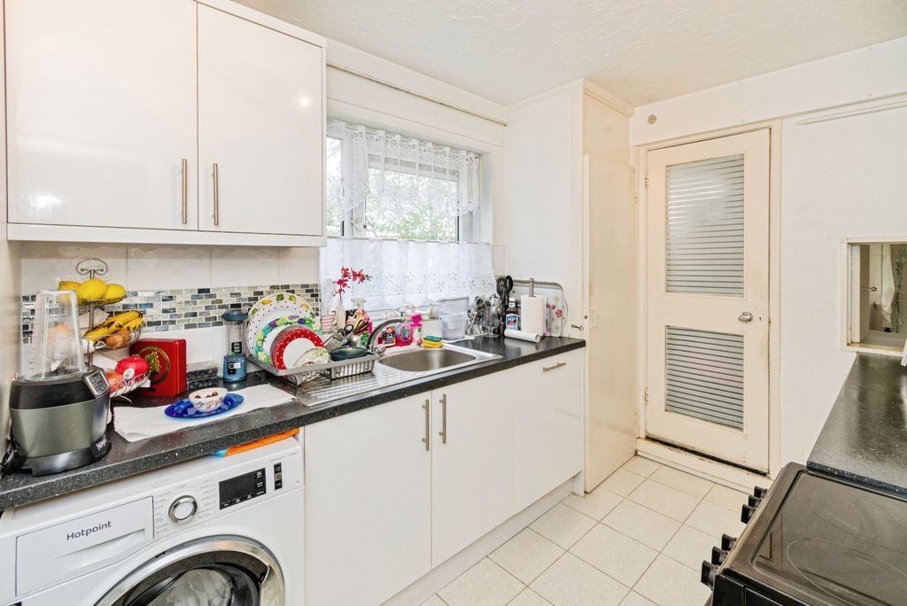 Property photo 2 of 10 Pbox-Img.Jpg