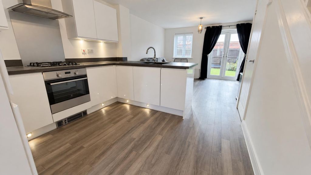 Property photo 3 of 17 Open Planned Kitchen/Lounge