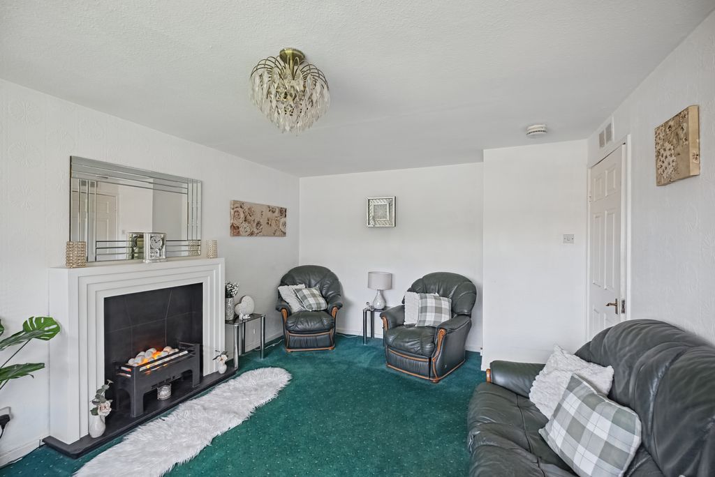 Property photo 2 of 34