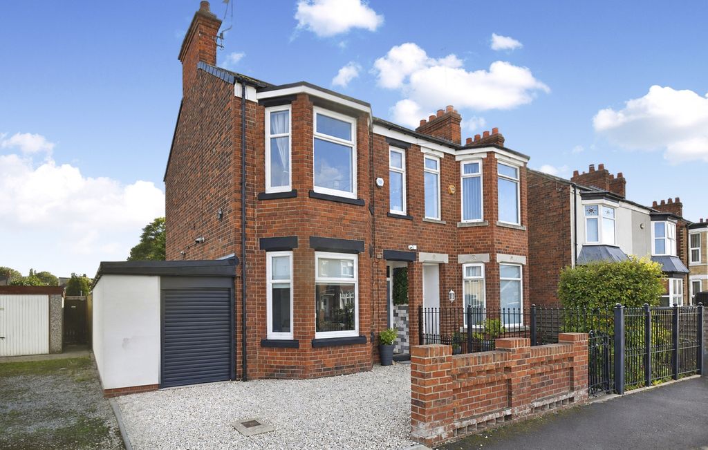 Property photo 1 of 33 Pbox-Img.Jpg