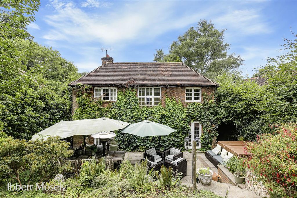 Property photo 3 of 23 31 Back Elevation.Jpg