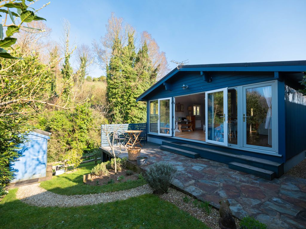 Property photo 1 of 12 8 Little Treverrow