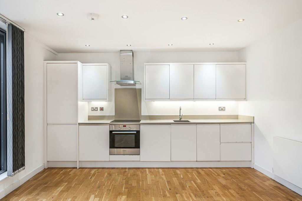 Property photo 2 of 18 Kitchen