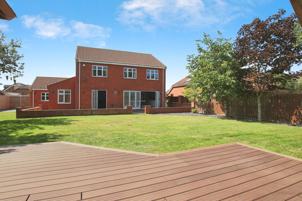 Property photo 3 of 29 4346567