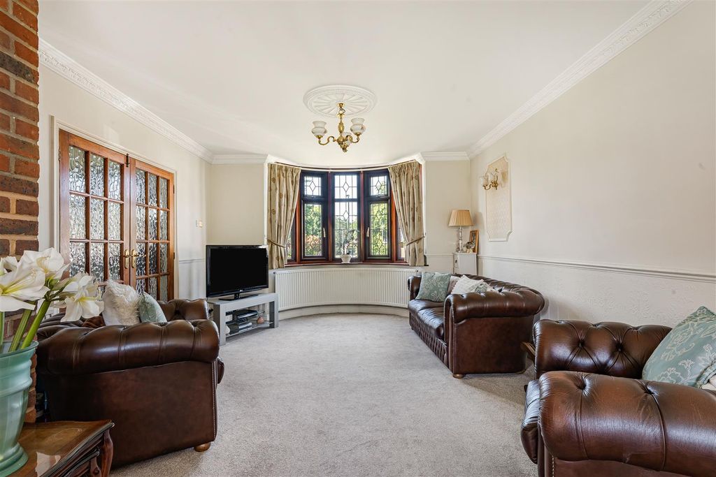 Property photo 2 of 25