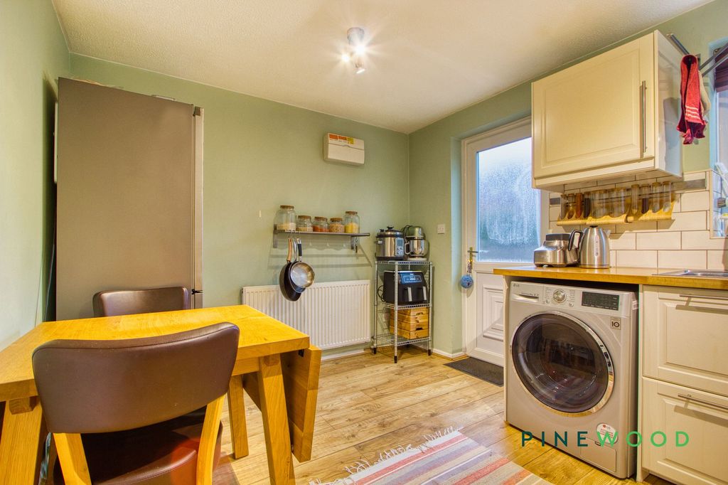 Property photo 2 of 17 Kitchen / Diner