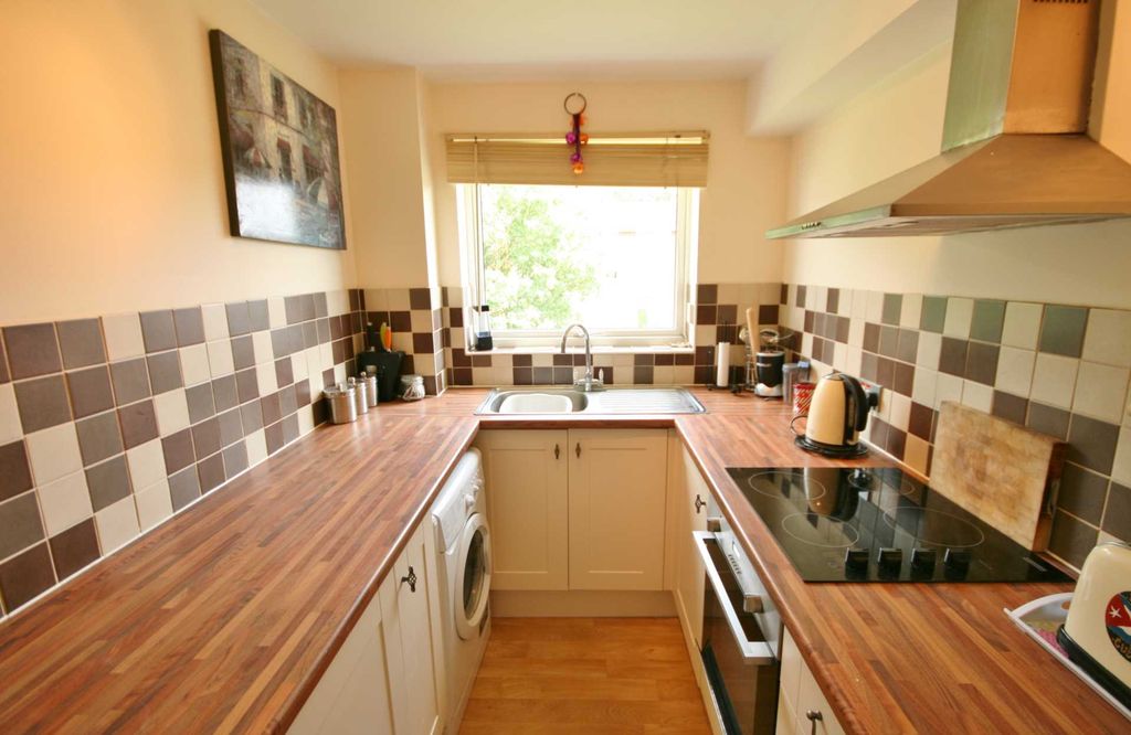 Property photo 3 of 10 Photo