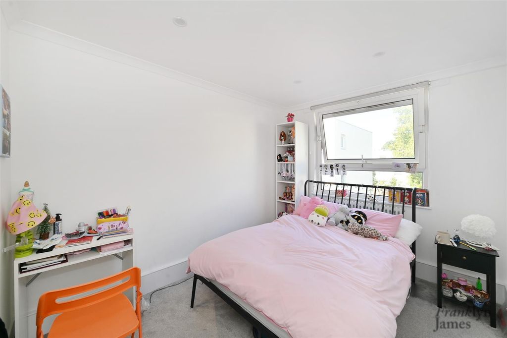 Property photo 1 of 8 7-Barleycorn-Way (5).Jpg
