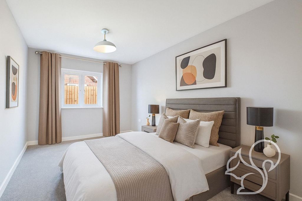 Property photo 3 of 9 Bedroom