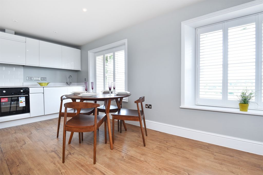 Property photo 3 of 8 Picture 03