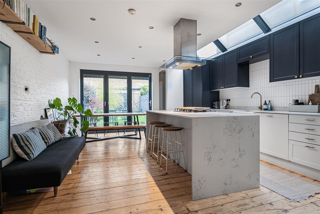 Property photo 3 of 37 3