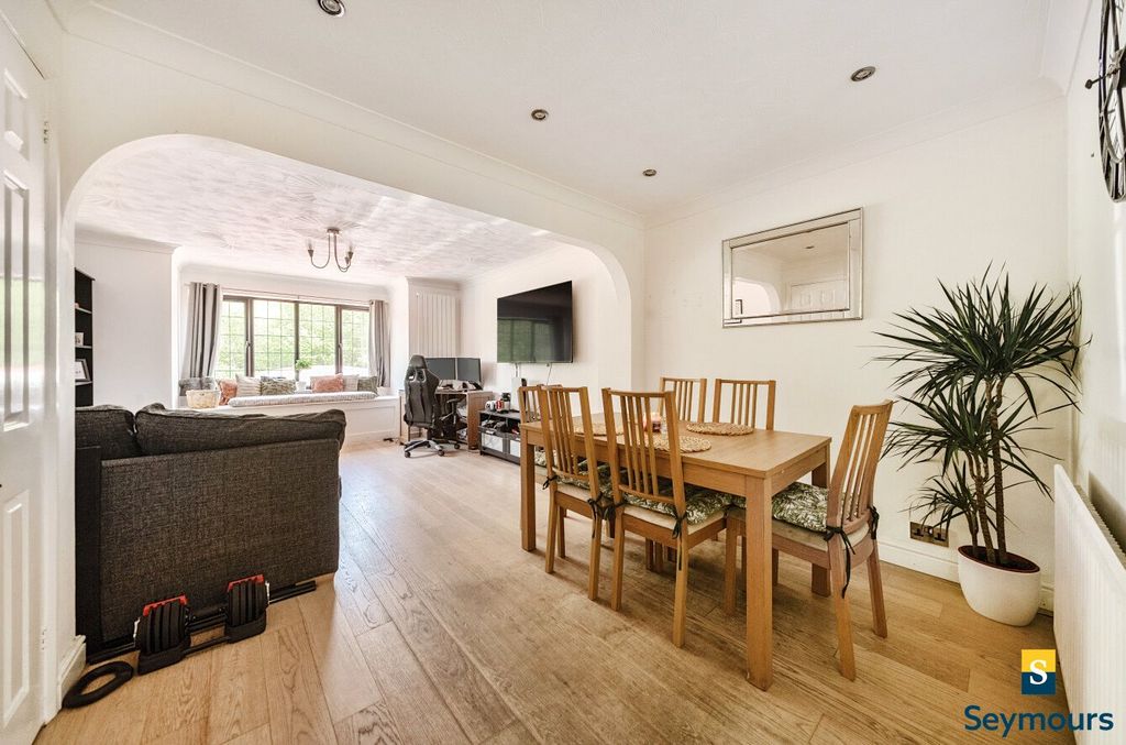 Property photo 2 of 15 Living/Dining