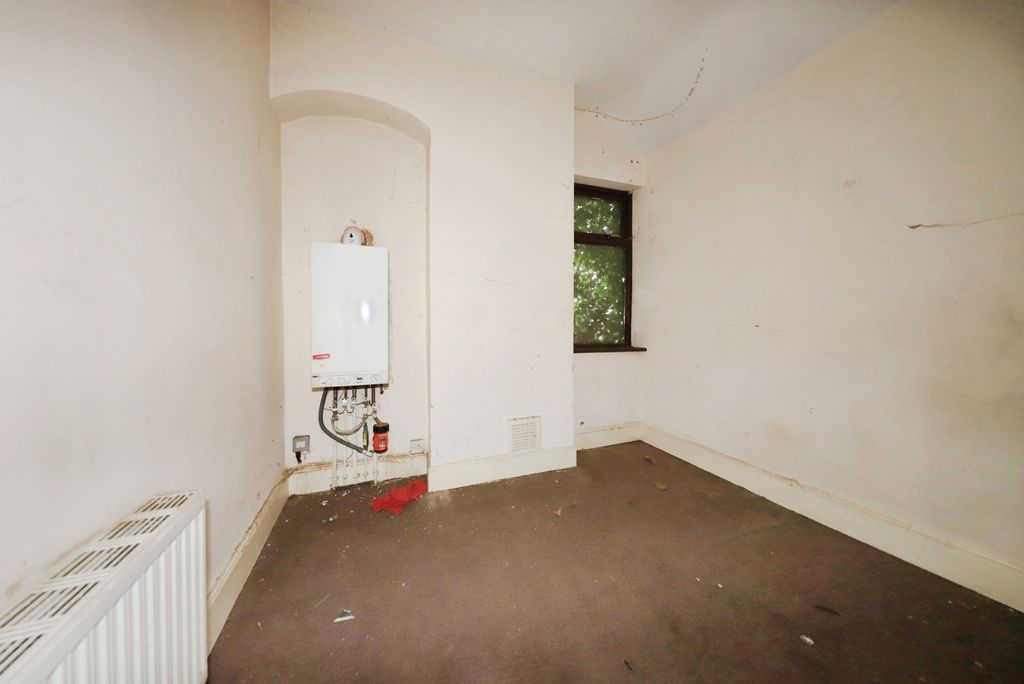 Property photo 2 of 17 Photo