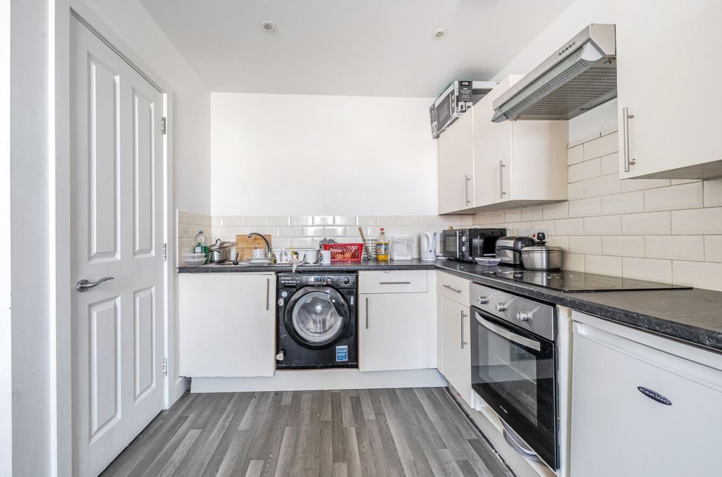 Property photo 3 of 8 1477467-18-6A2817...