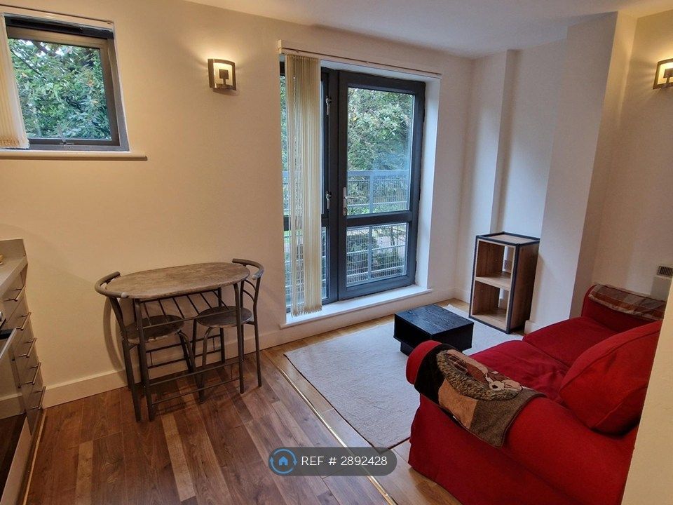 Property photo 2 of 10